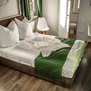 Waldpension Zollhaus Guest house