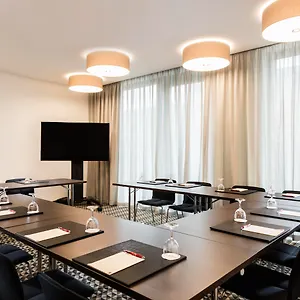 Hotel Adina